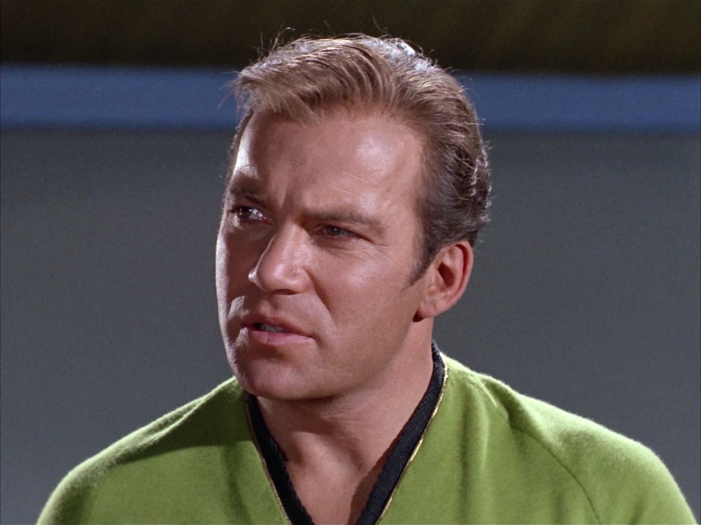 ariane179254_StarTrek_2x14_WolfInTheFold_1883.jpg