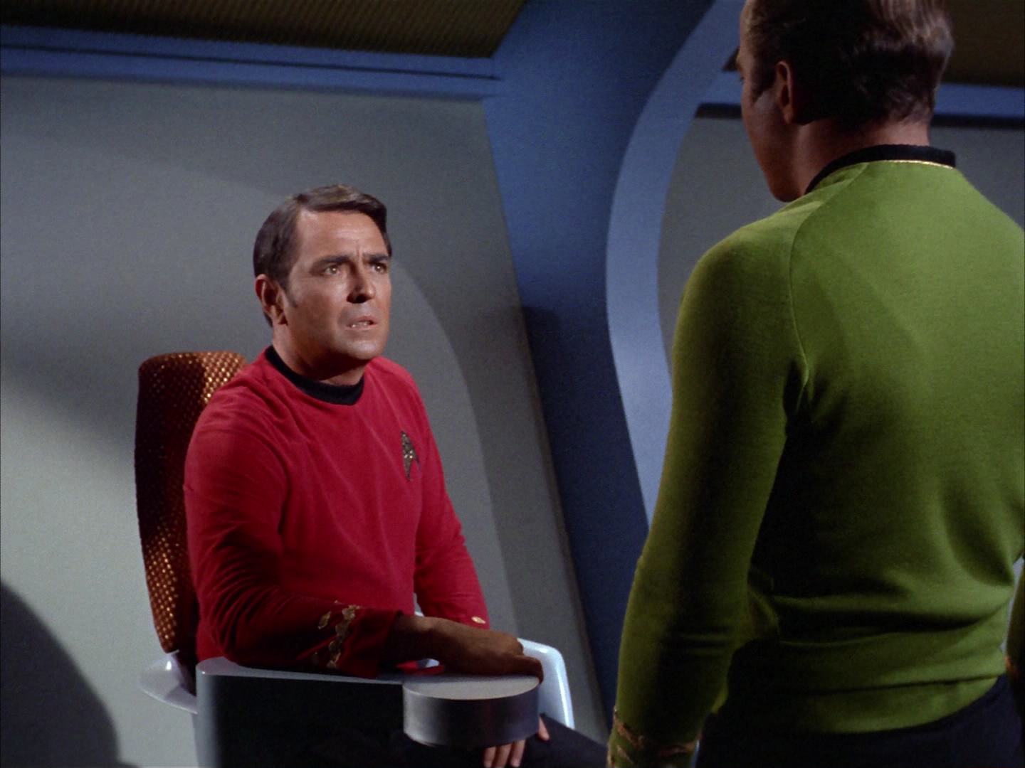 ariane179254_StarTrek_2x14_WolfInTheFold_1898.jpg