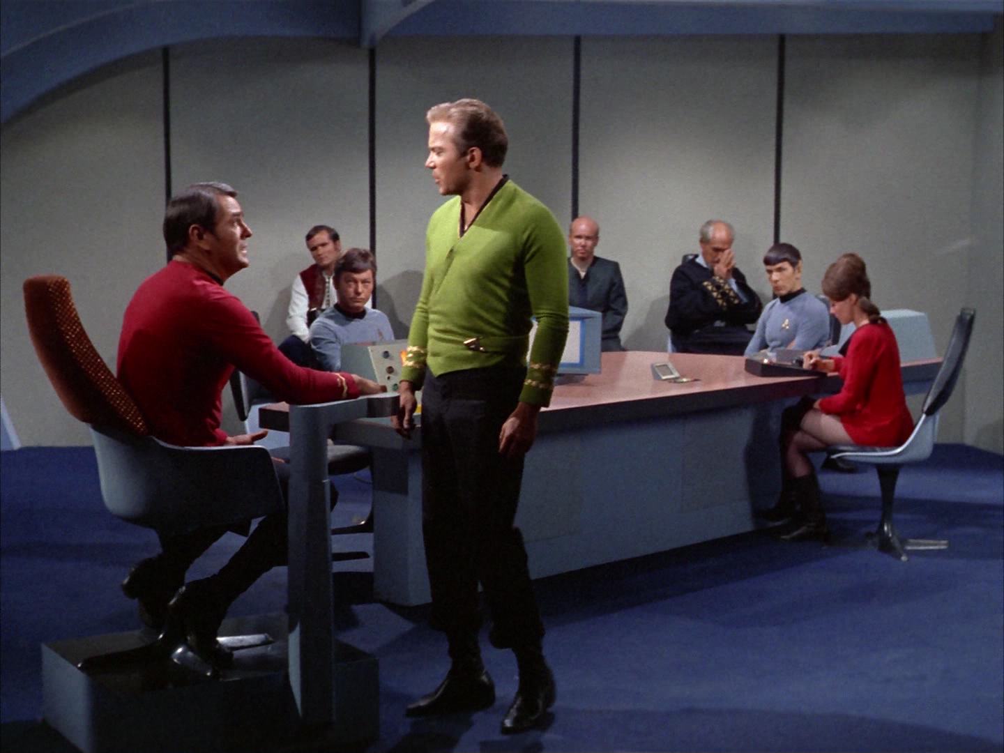 ariane179254_StarTrek_2x14_WolfInTheFold_1906.jpg