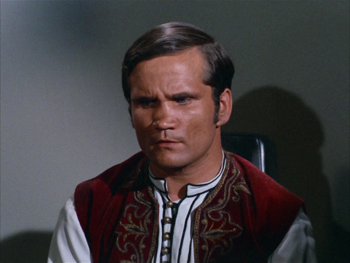 ariane179254_StarTrek_2x14_WolfInTheFold_1910.jpg