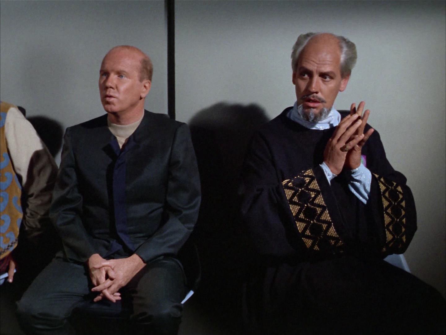 ariane179254_StarTrek_2x14_WolfInTheFold_1913.jpg