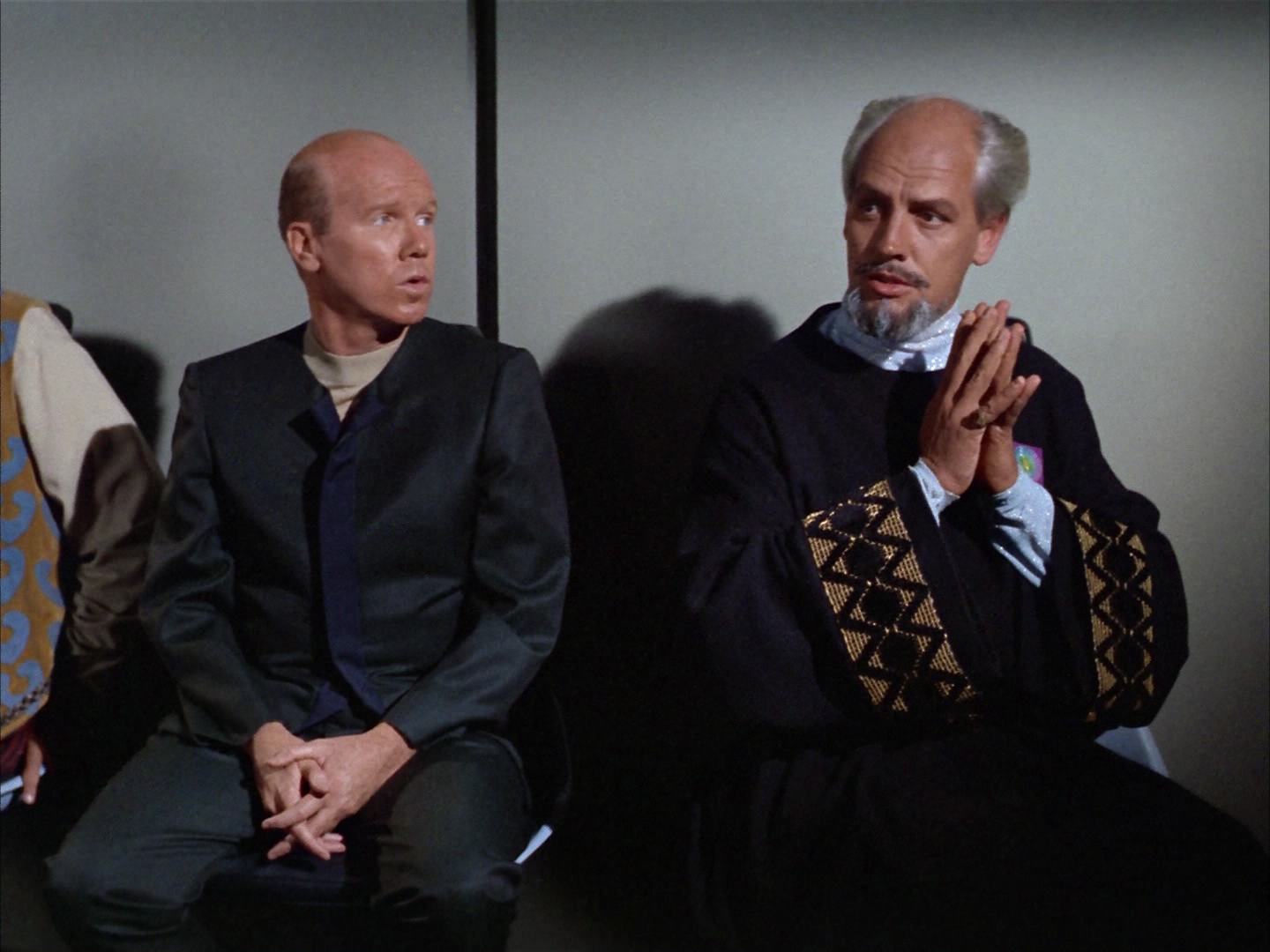 ariane179254_StarTrek_2x14_WolfInTheFold_1915.jpg