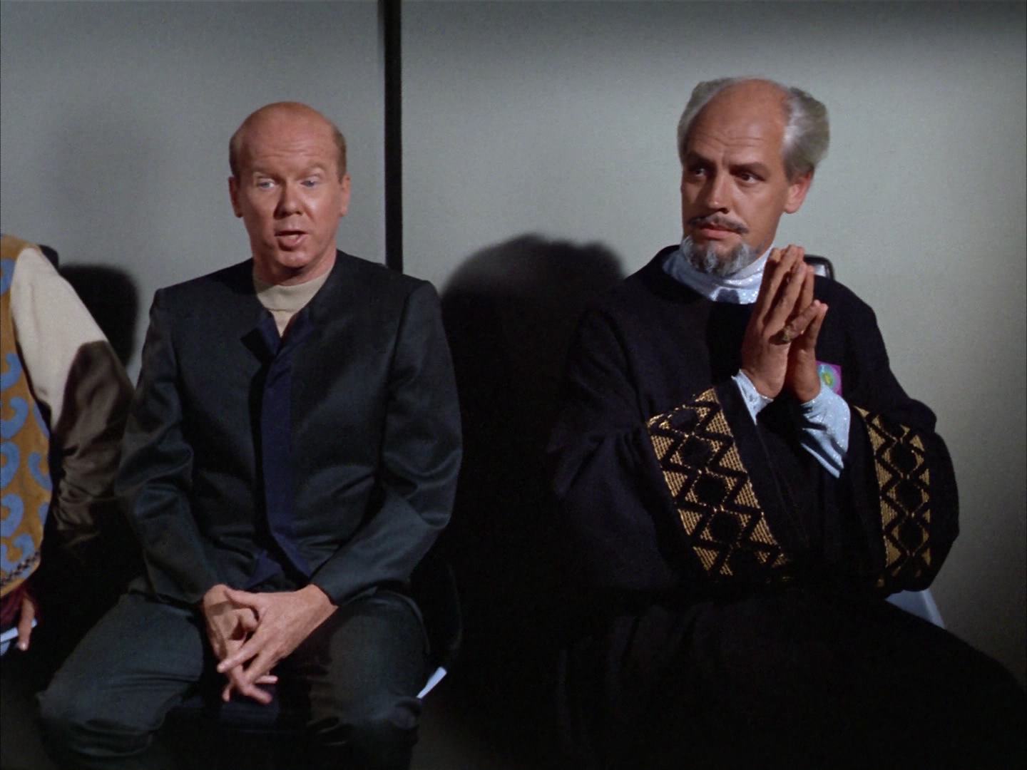 ariane179254_StarTrek_2x14_WolfInTheFold_1918.jpg