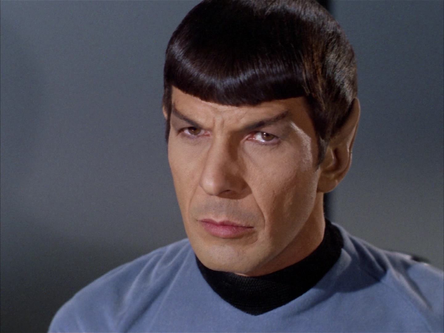 ariane179254_StarTrek_2x14_WolfInTheFold_1999.jpg