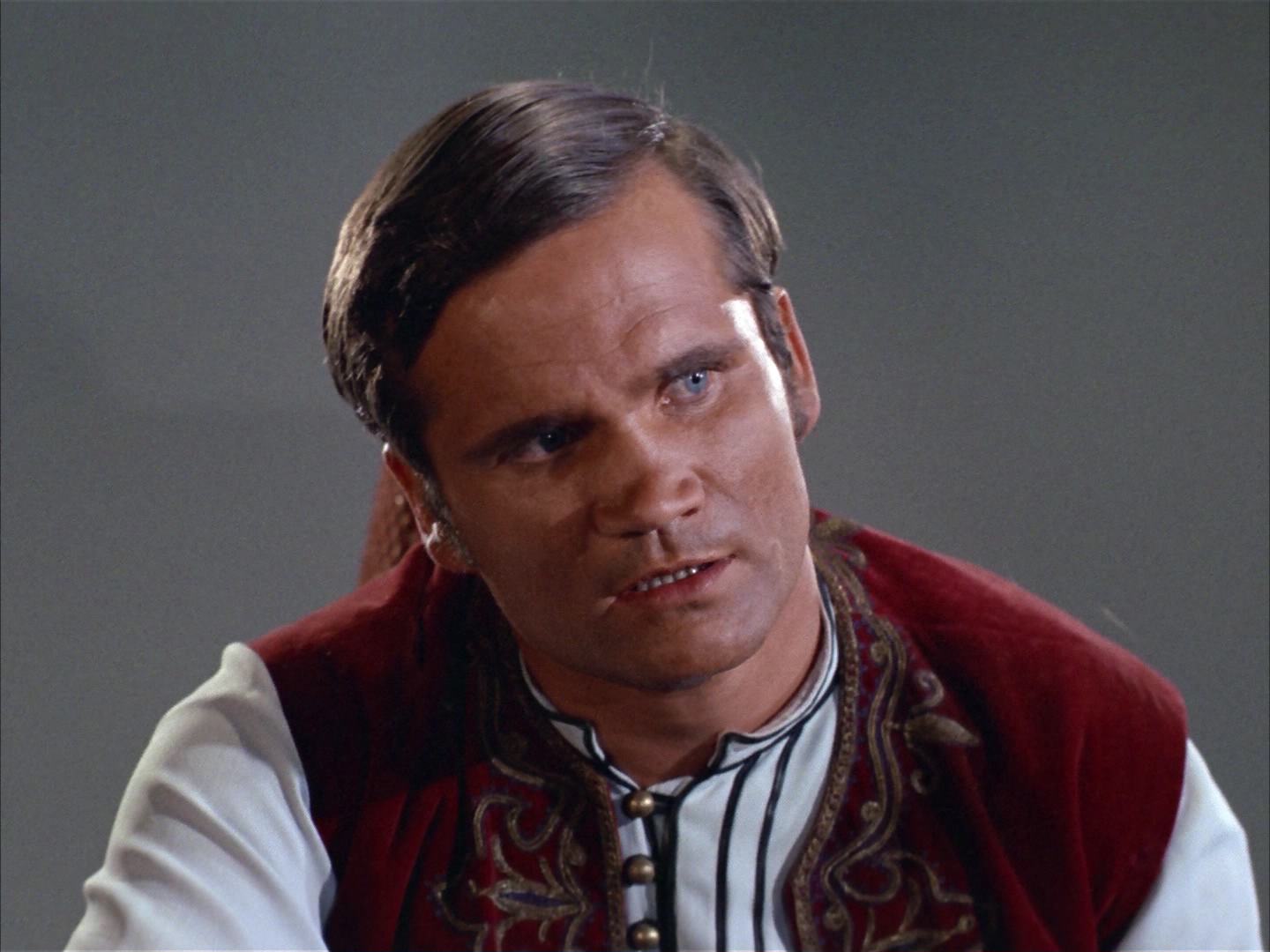 ariane179254_StarTrek_2x14_WolfInTheFold_2030.jpg