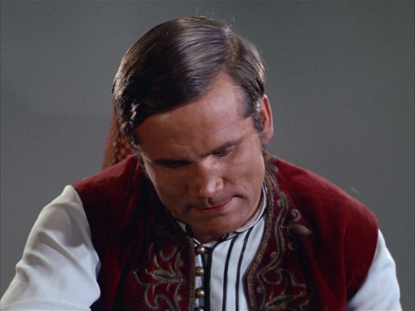 ariane179254_StarTrek_2x14_WolfInTheFold_2037.jpg