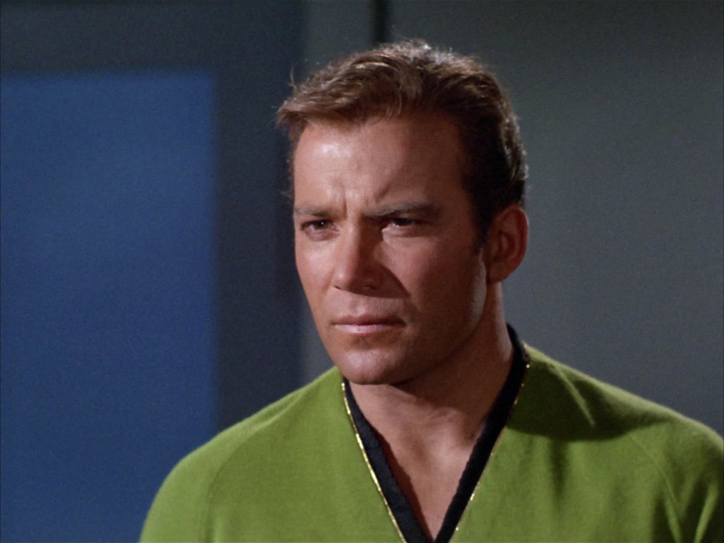 ariane179254_StarTrek_2x14_WolfInTheFold_2039.jpg
