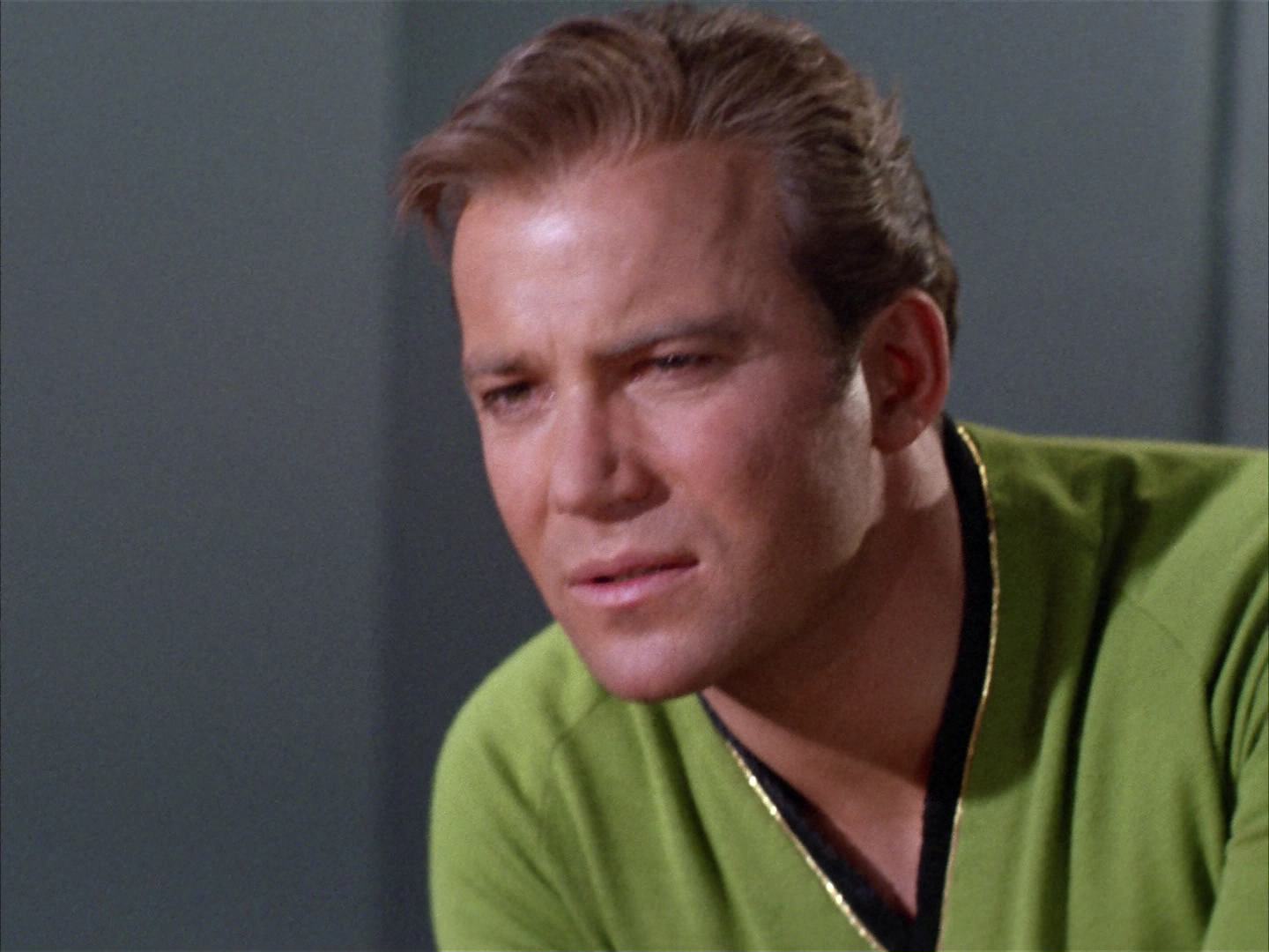 ariane179254_StarTrek_2x14_WolfInTheFold_2107.jpg