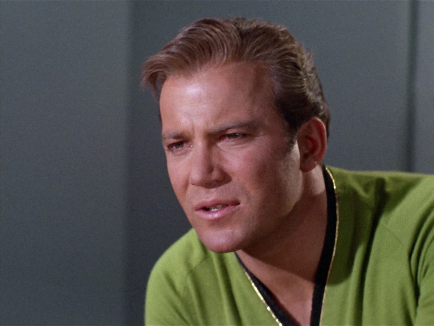 ariane179254_StarTrek_2x14_WolfInTheFold_2116.jpg