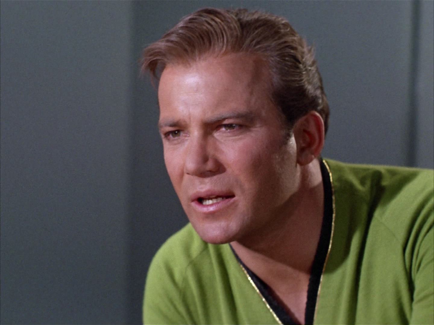 ariane179254_StarTrek_2x14_WolfInTheFold_2118.jpg