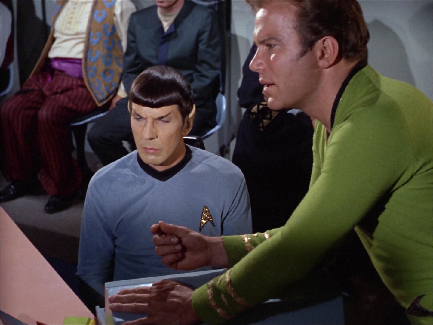 ariane179254_StarTrek_2x14_WolfInTheFold_2128.jpg