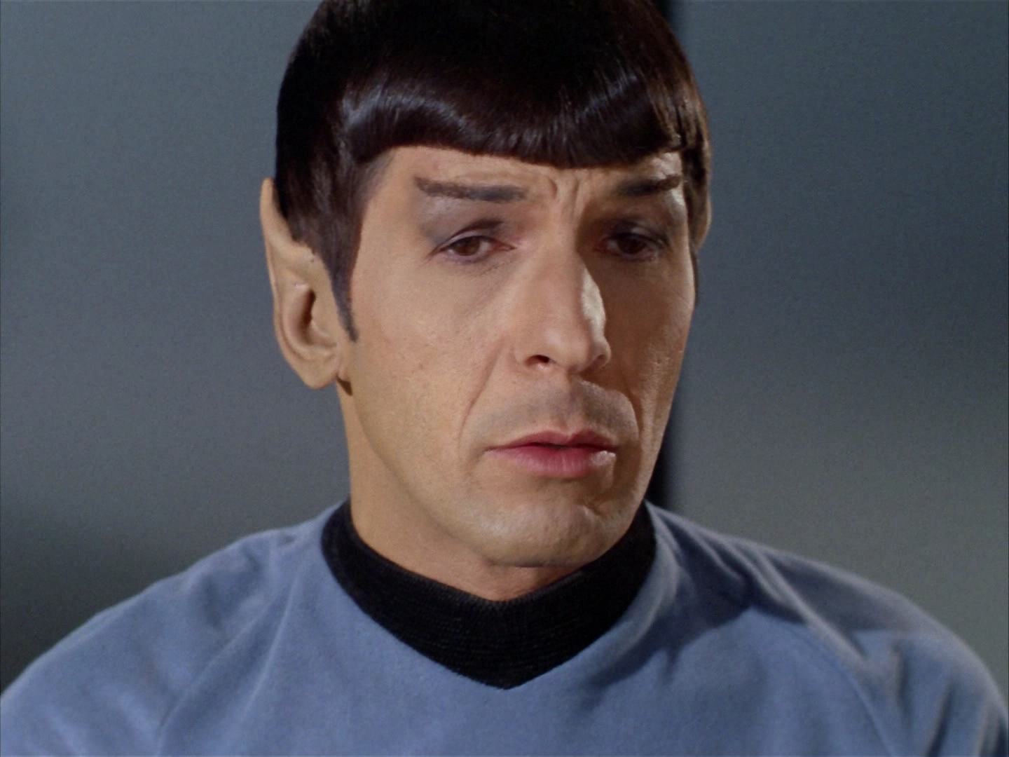 ariane179254_StarTrek_2x14_WolfInTheFold_2153.jpg
