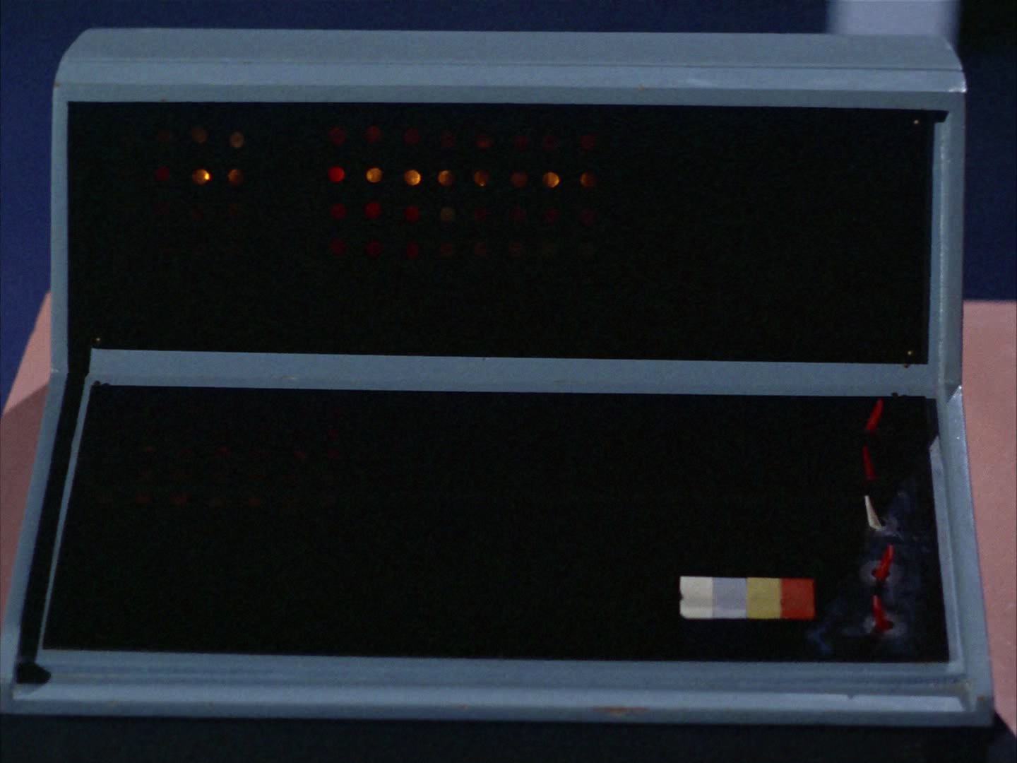 ariane179254_StarTrek_2x14_WolfInTheFold_2170.jpg