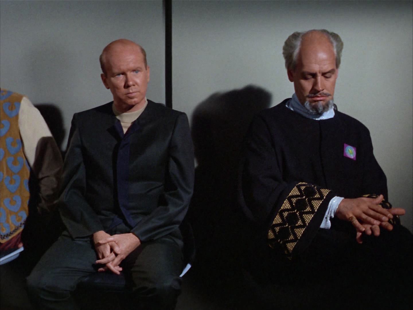 ariane179254_StarTrek_2x14_WolfInTheFold_2176.jpg