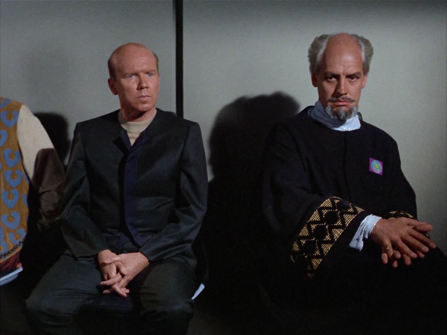 ariane179254_StarTrek_2x14_WolfInTheFold_2180.jpg