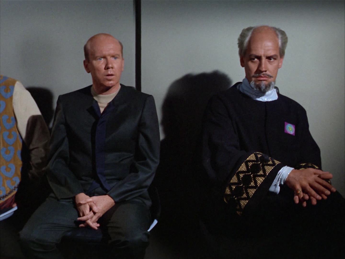 ariane179254_StarTrek_2x14_WolfInTheFold_2181.jpg