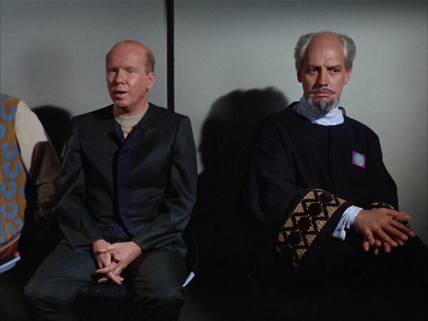ariane179254_StarTrek_2x14_WolfInTheFold_2198.jpg