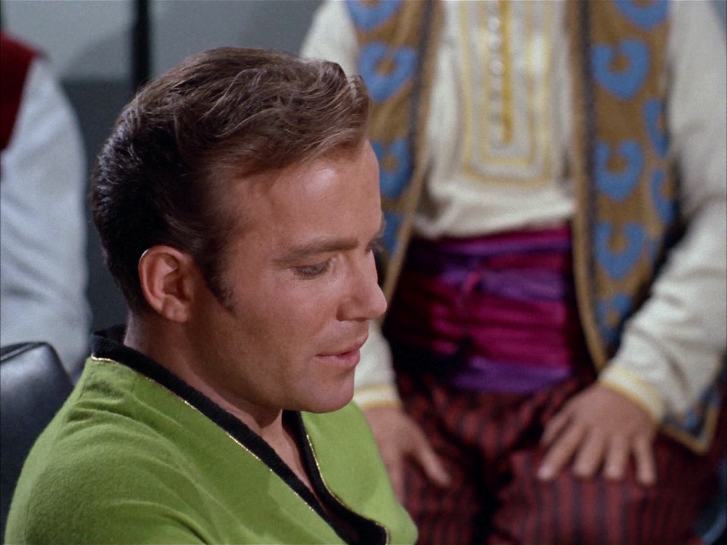 ariane179254_StarTrek_2x14_WolfInTheFold_2226.jpg