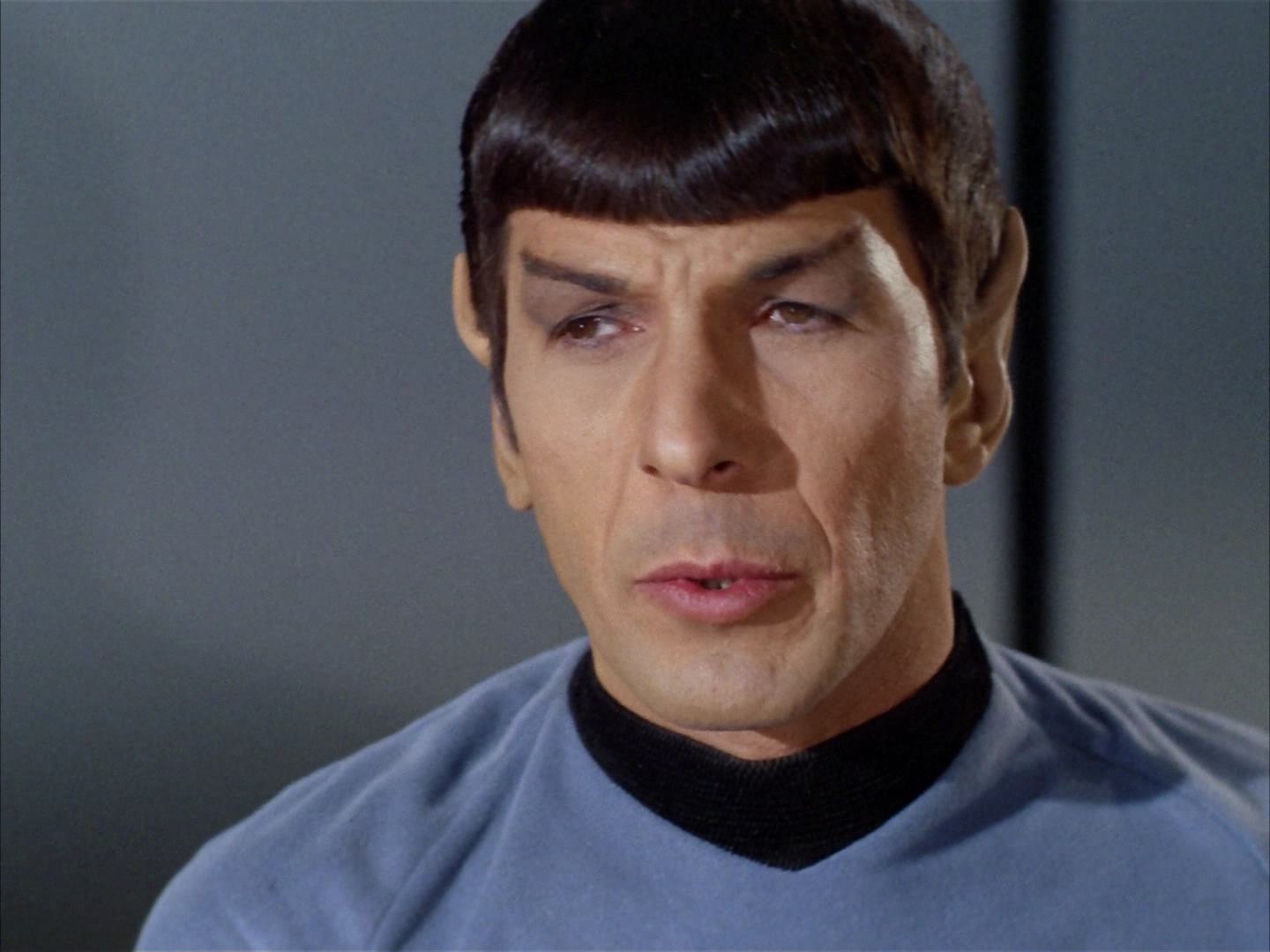 ariane179254_StarTrek_2x14_WolfInTheFold_2243.jpg