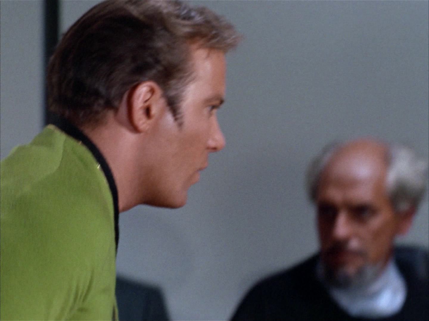 ariane179254_StarTrek_2x14_WolfInTheFold_2254.jpg