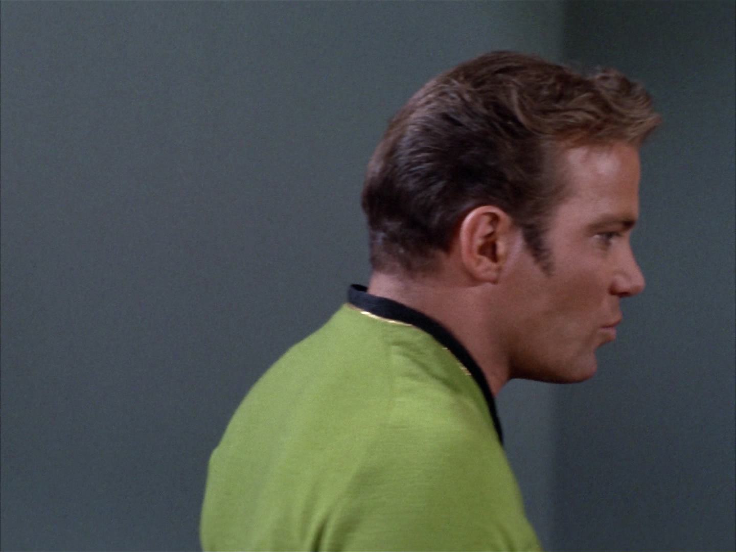 ariane179254_StarTrek_2x14_WolfInTheFold_2257.jpg