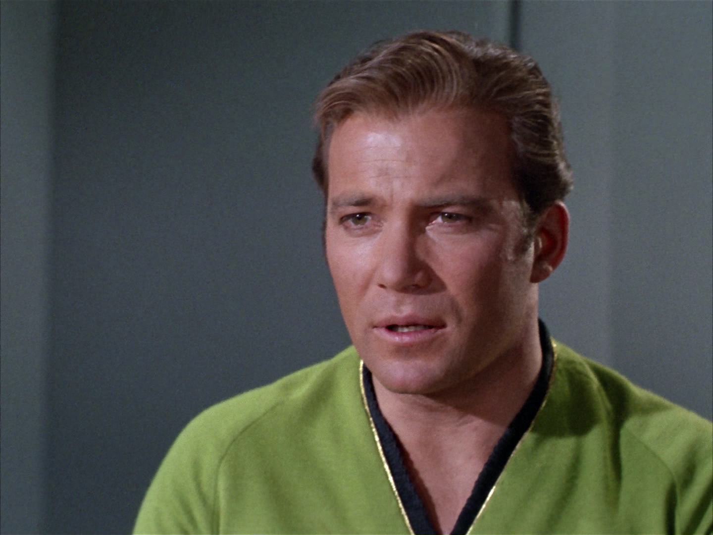 ariane179254_StarTrek_2x14_WolfInTheFold_2262.jpg