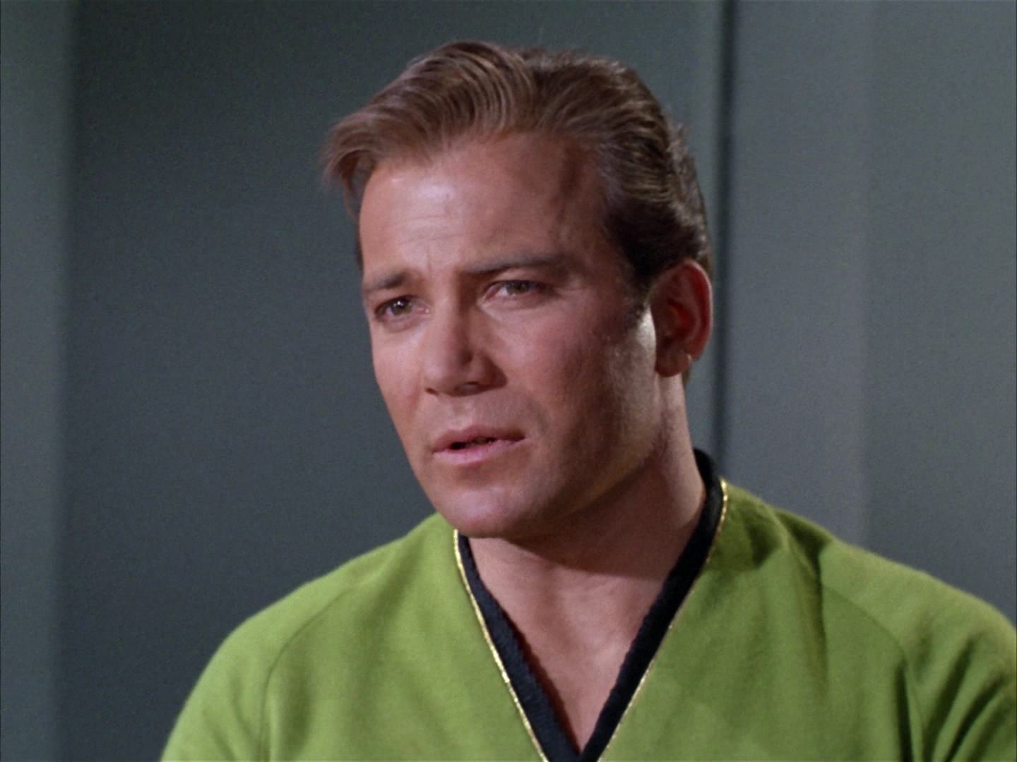 ariane179254_StarTrek_2x14_WolfInTheFold_2263.jpg