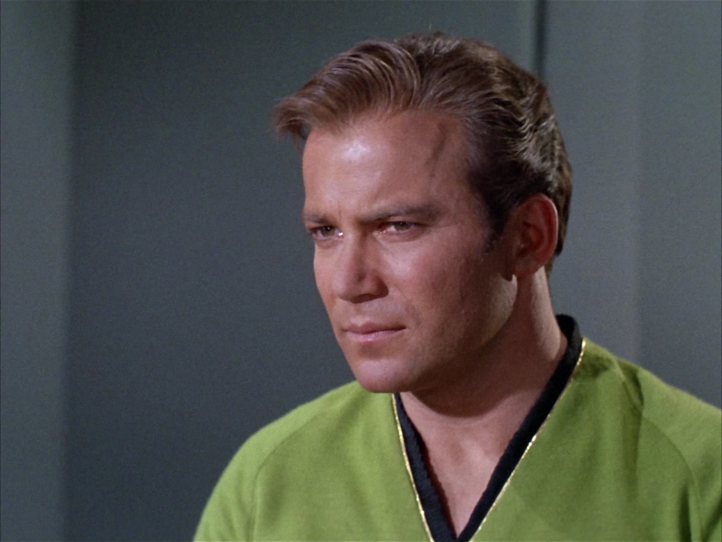 ariane179254_StarTrek_2x14_WolfInTheFold_2282.jpg