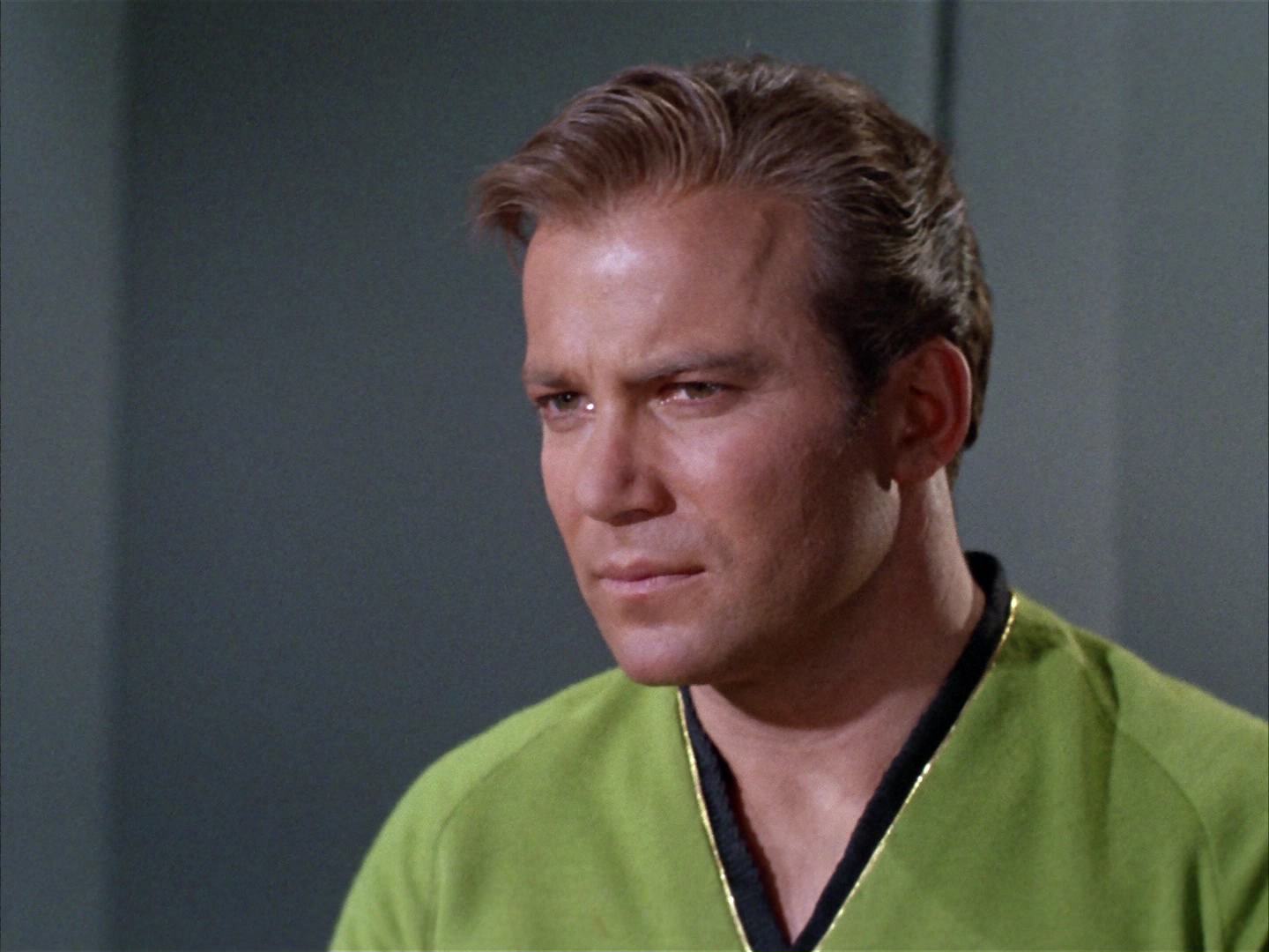 ariane179254_StarTrek_2x14_WolfInTheFold_2284.jpg