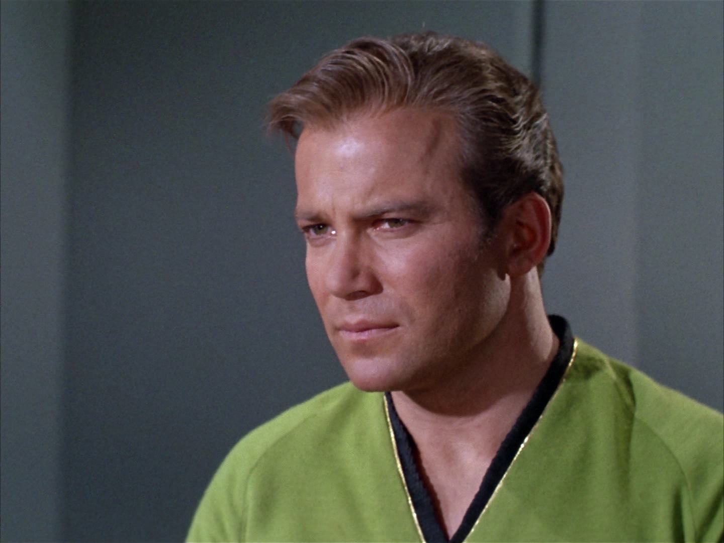 ariane179254_StarTrek_2x14_WolfInTheFold_2285.jpg