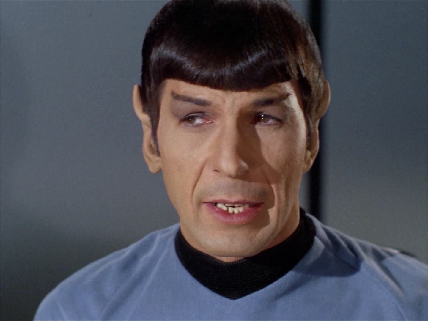 ariane179254_StarTrek_2x14_WolfInTheFold_2292.jpg