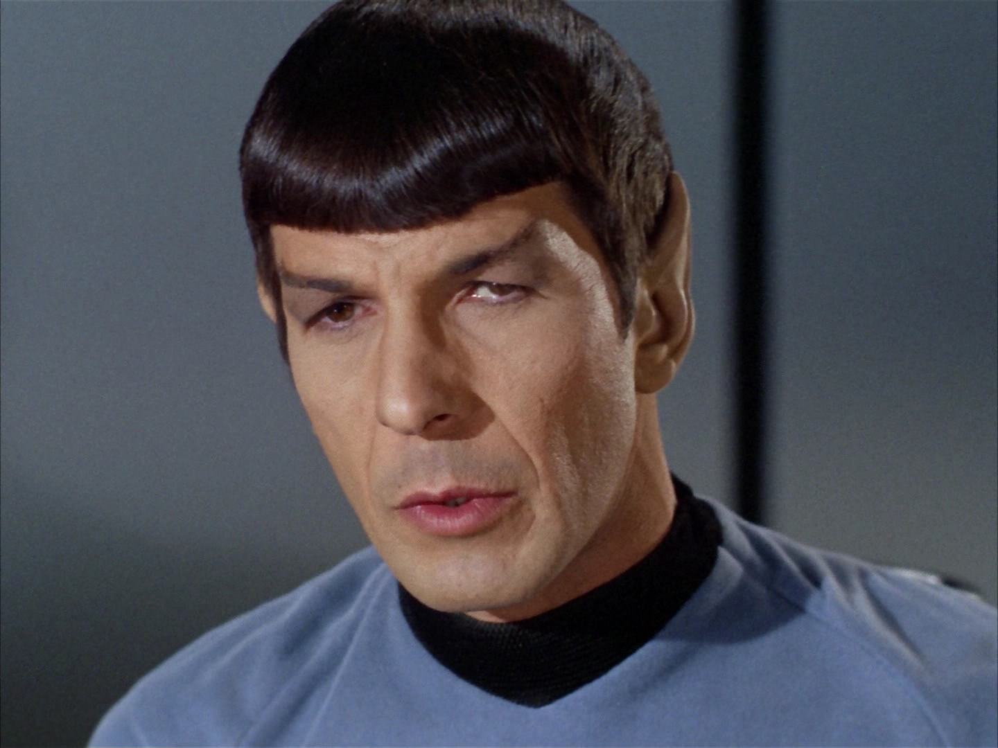 ariane179254_StarTrek_2x14_WolfInTheFold_2319.jpg