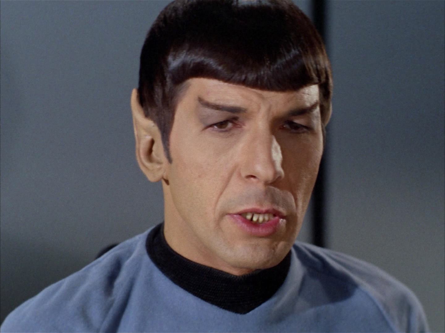 ariane179254_StarTrek_2x14_WolfInTheFold_2322.jpg