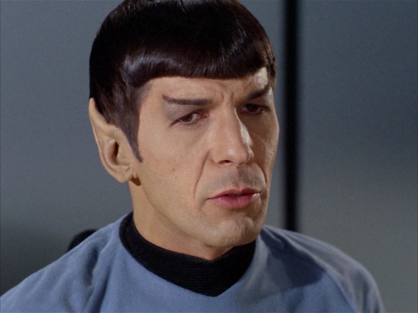 ariane179254_StarTrek_2x14_WolfInTheFold_2327.jpg