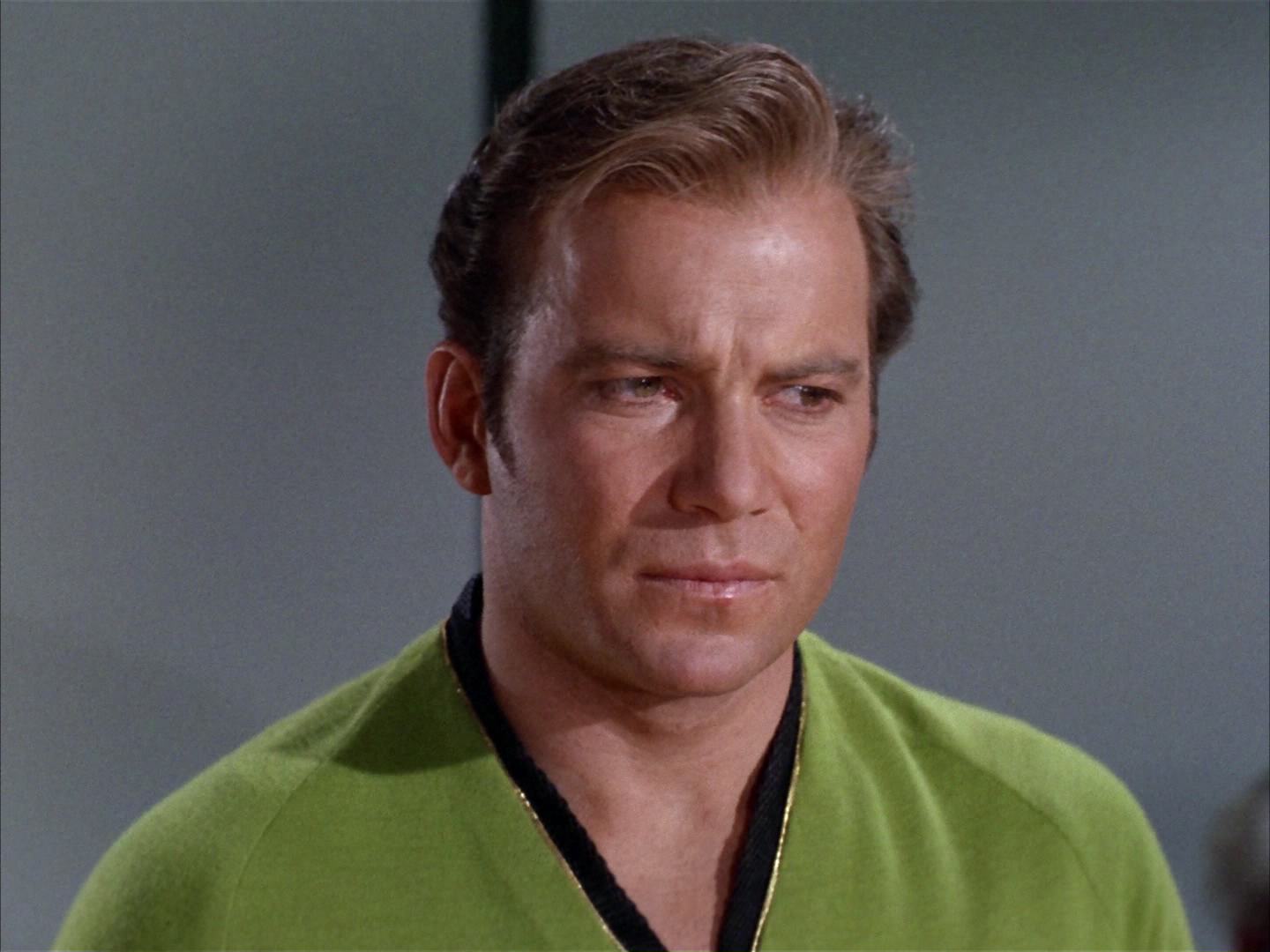 ariane179254_StarTrek_2x14_WolfInTheFold_2338.jpg