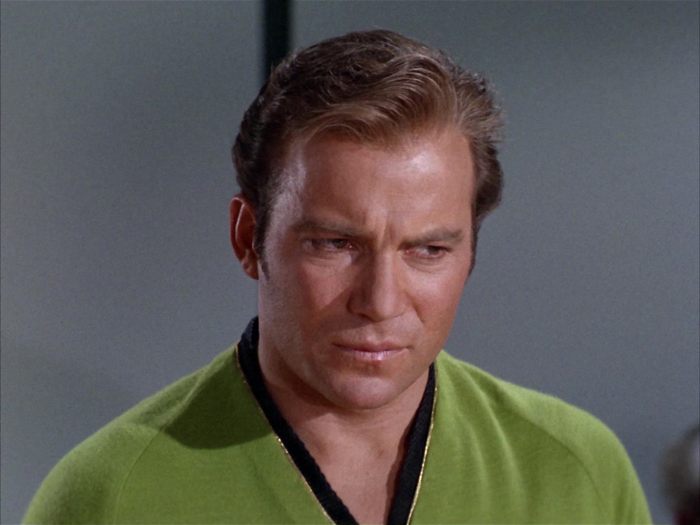ariane179254_StarTrek_2x14_WolfInTheFold_2340.jpg