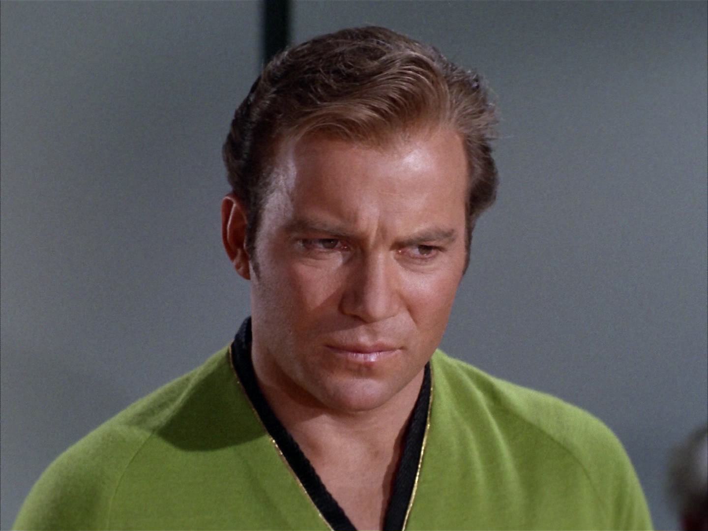ariane179254_StarTrek_2x14_WolfInTheFold_2342.jpg