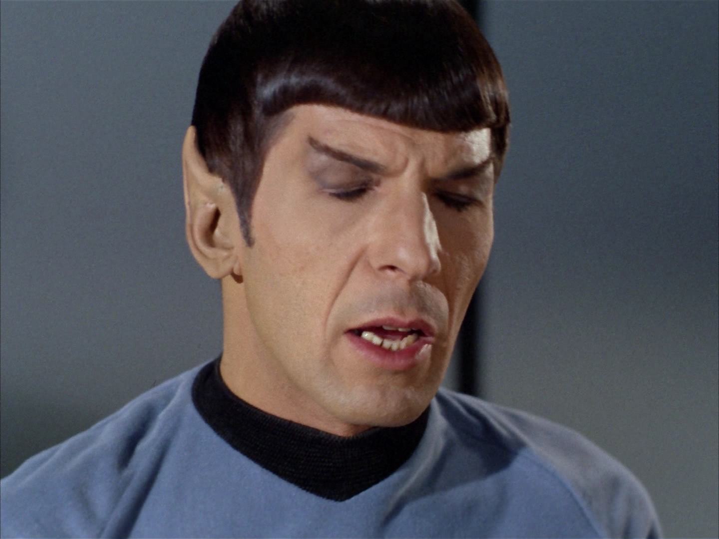 ariane179254_StarTrek_2x14_WolfInTheFold_2356.jpg
