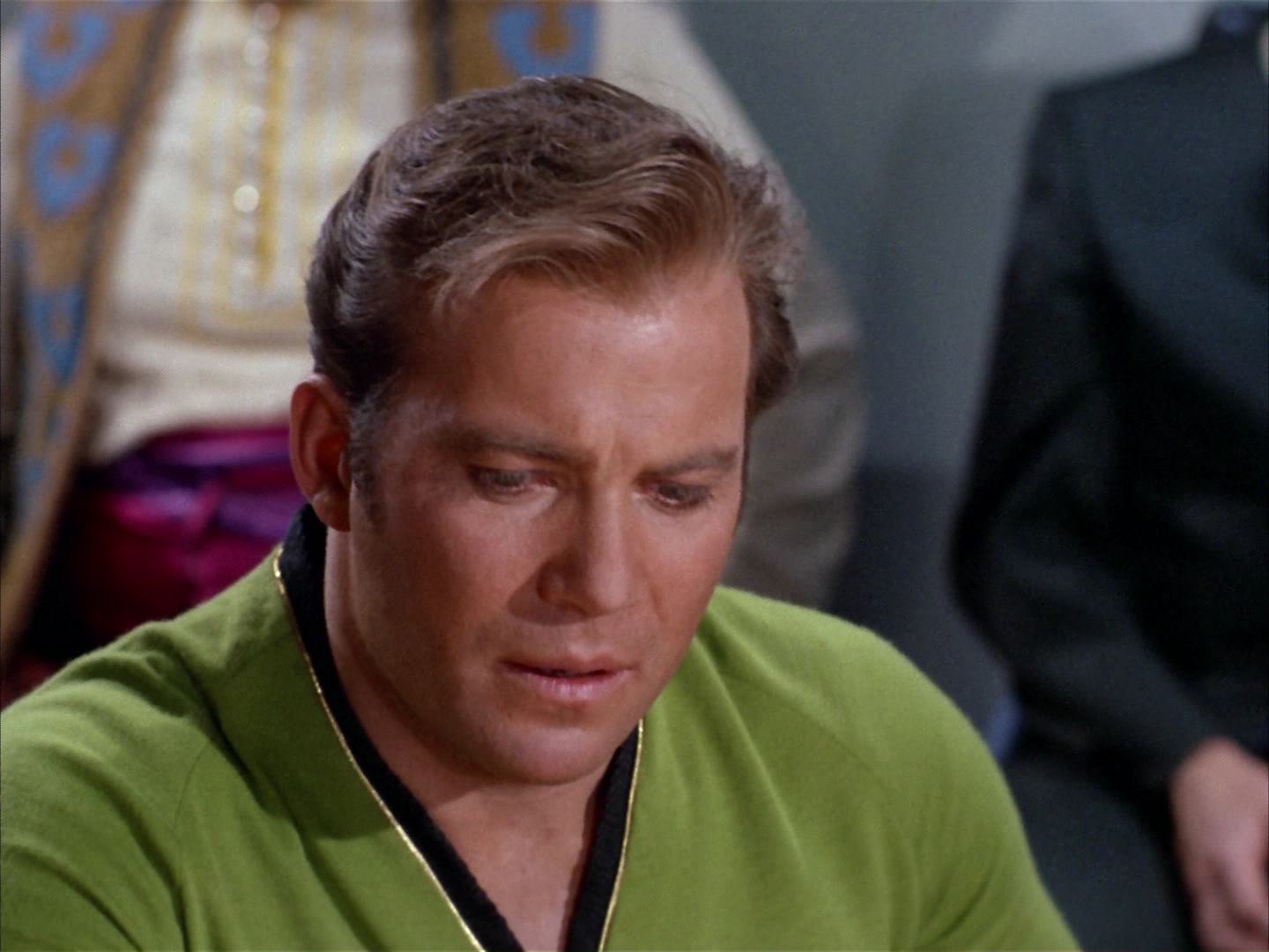 ariane179254_StarTrek_2x14_WolfInTheFold_2375.jpg