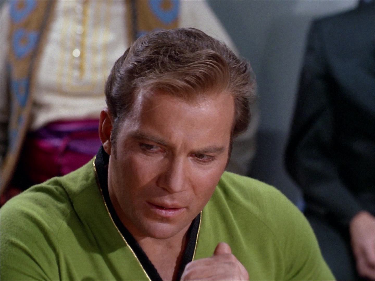 ariane179254_StarTrek_2x14_WolfInTheFold_2376.jpg