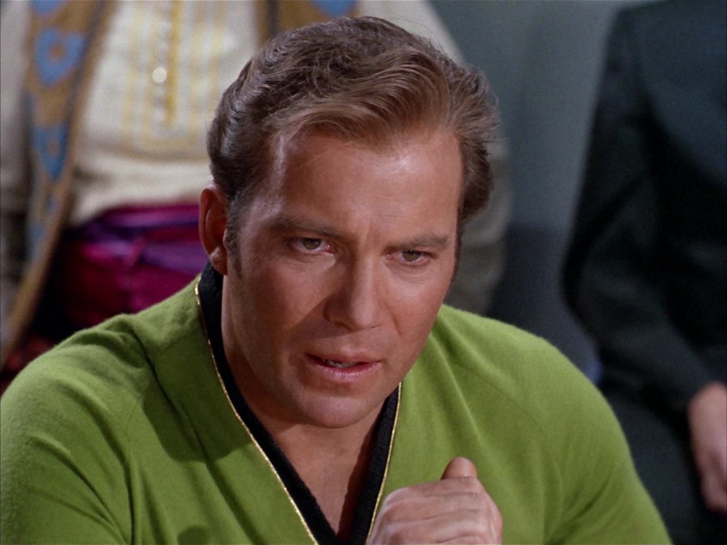 ariane179254_StarTrek_2x14_WolfInTheFold_2378.jpg