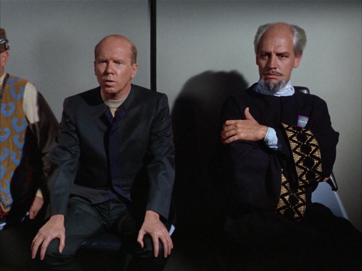 ariane179254_StarTrek_2x14_WolfInTheFold_2387.jpg