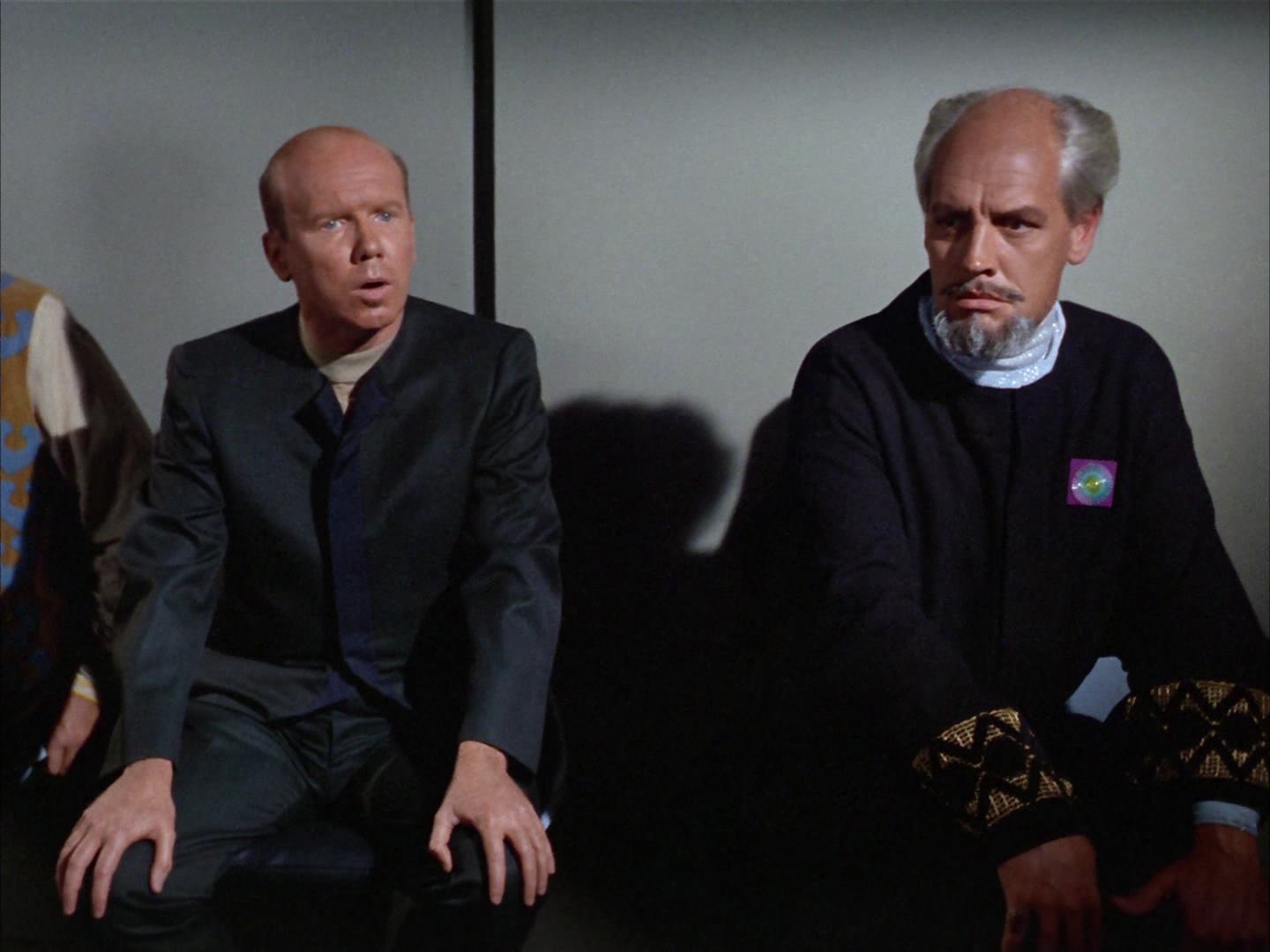 ariane179254_StarTrek_2x14_WolfInTheFold_2394.jpg