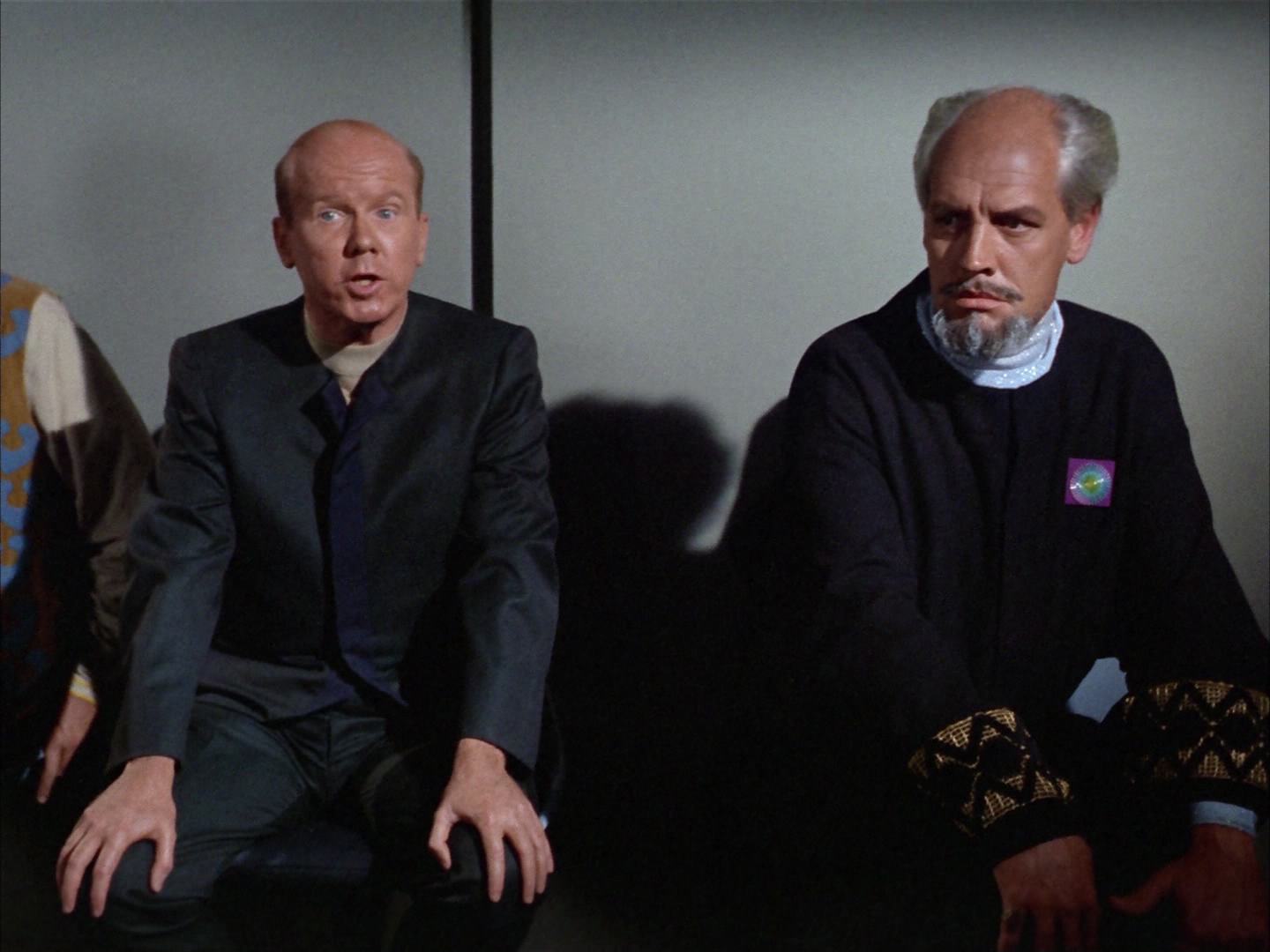 ariane179254_StarTrek_2x14_WolfInTheFold_2395.jpg