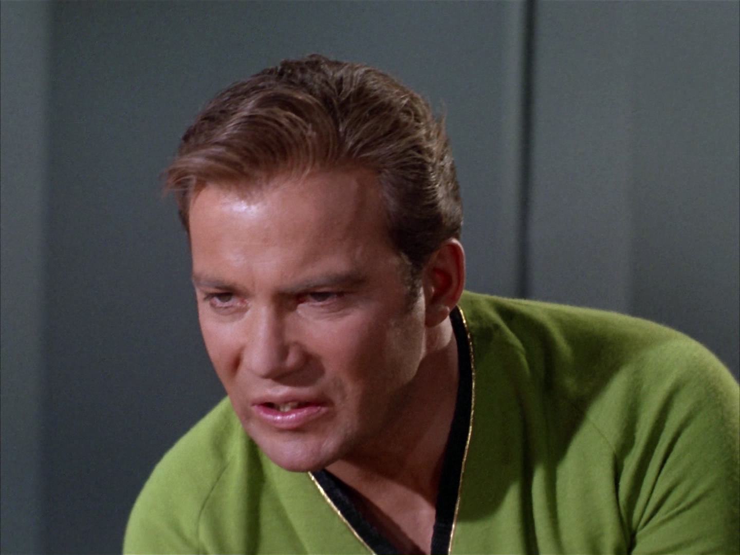 ariane179254_StarTrek_2x14_WolfInTheFold_2413.jpg