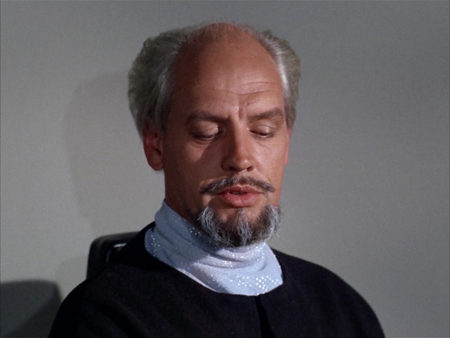 ariane179254_StarTrek_2x14_WolfInTheFold_2449.jpg