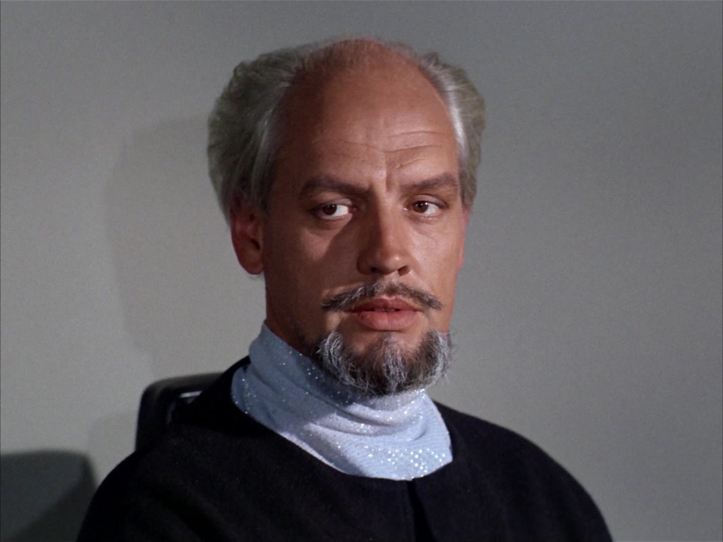 ariane179254_StarTrek_2x14_WolfInTheFold_2453.jpg
