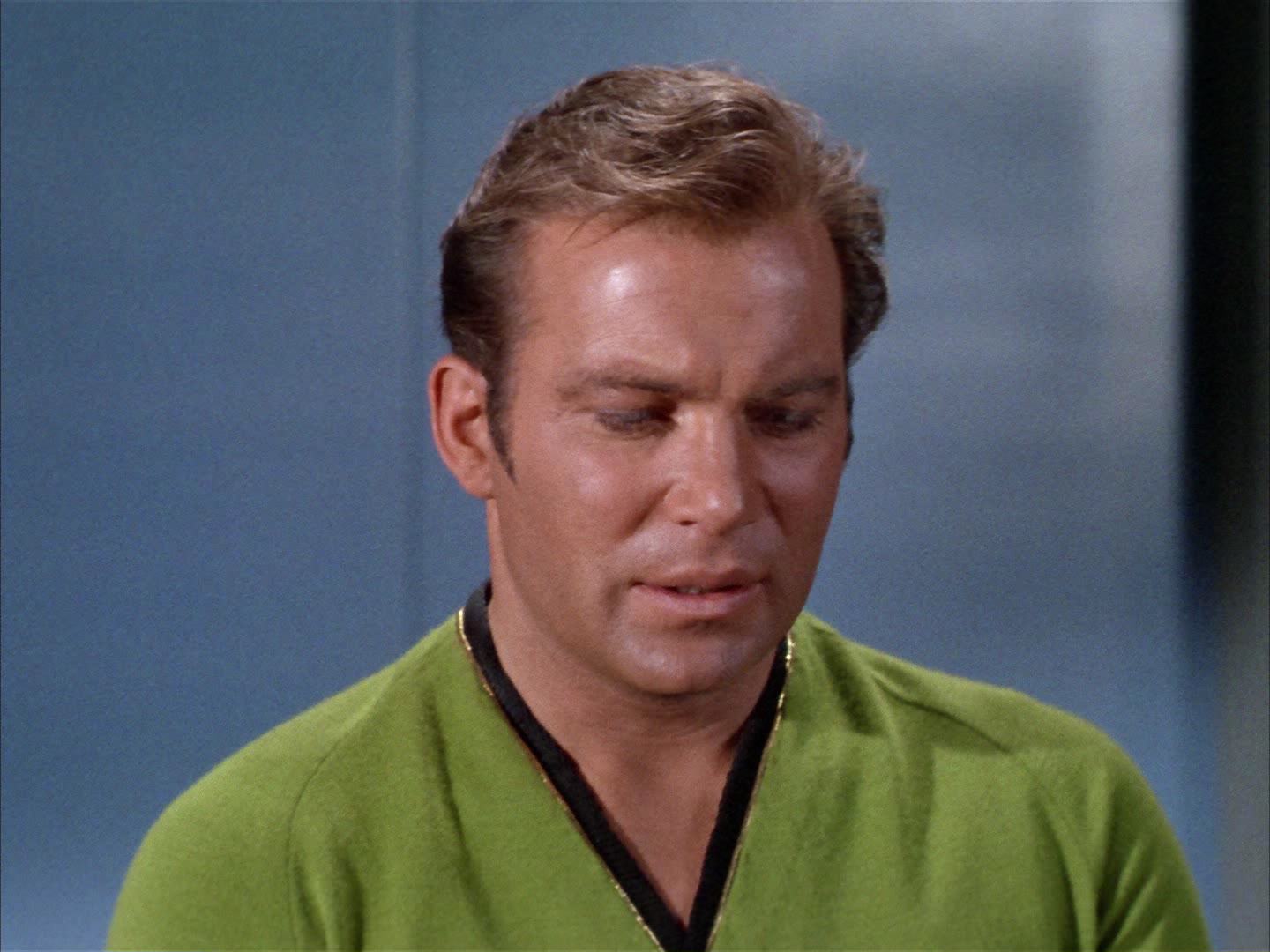 ariane179254_StarTrek_2x14_WolfInTheFold_2461.jpg