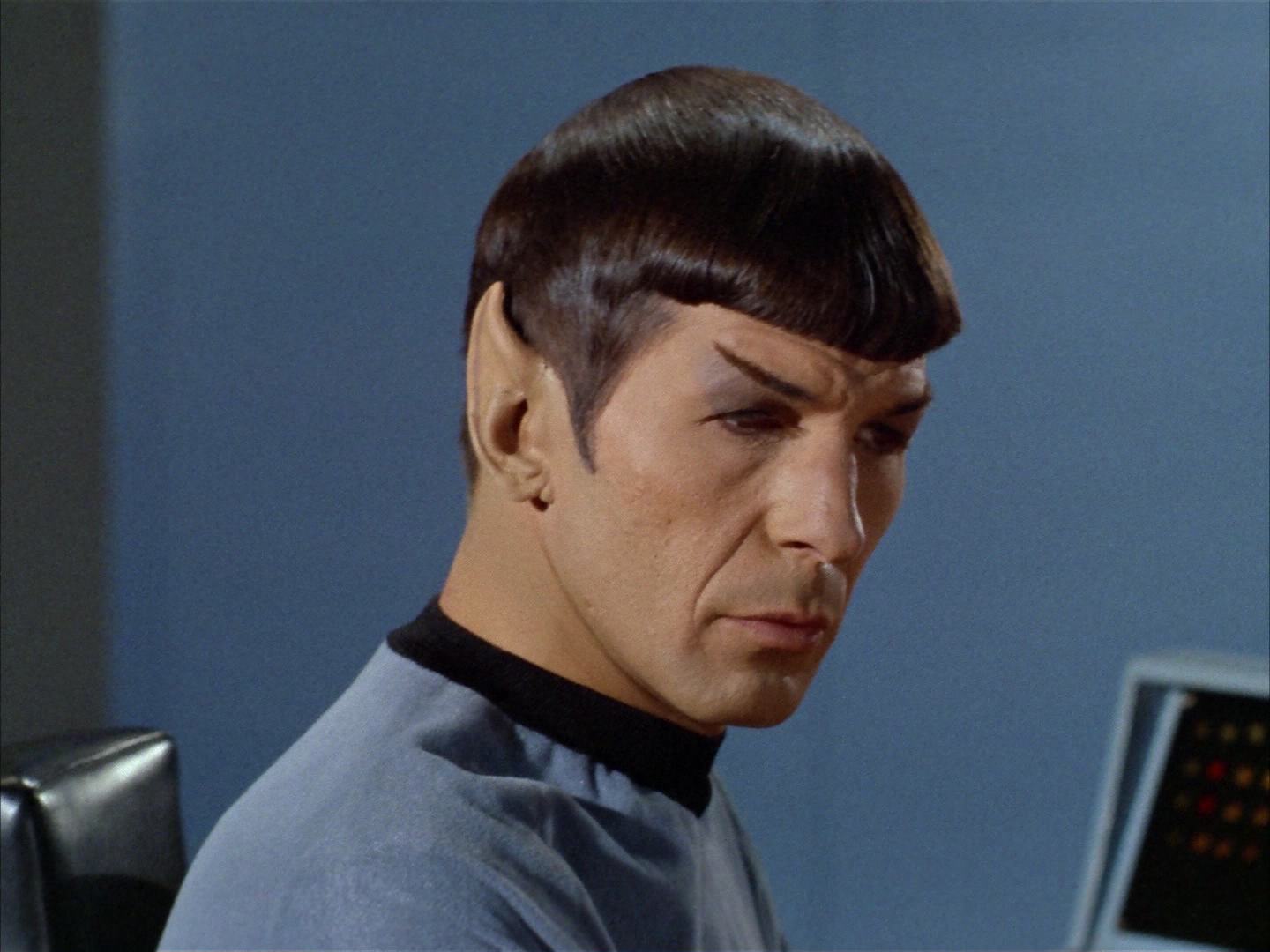 ariane179254_StarTrek_2x14_WolfInTheFold_2466.jpg