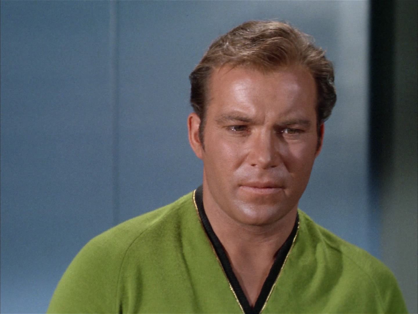 ariane179254_StarTrek_2x14_WolfInTheFold_2502.jpg